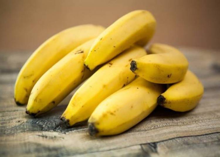 केला सिर्फ फल ही नही बल्कि गुणकारी औषधि है, घर बैठे इन 7 बीमारियों से निजात दिलाता है
