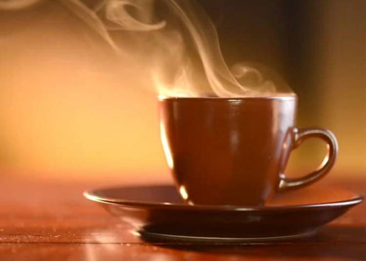 ज्यादा गर्म चाय पीने से इस गंंभीर बीमारी का खतरा दो गुना बढ़ जाता है