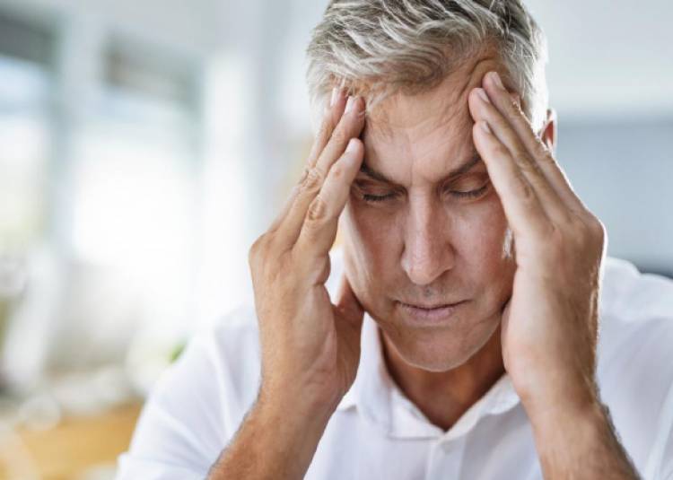 सिरदर्द की समस्या में कारगर हैं ये 9 घरेलू उपाय
