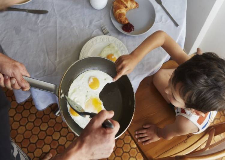 अंडा खाने से सेहत को फायदा या नुकसान, जानें इससे जुड़े मिथकों की सच्चाई