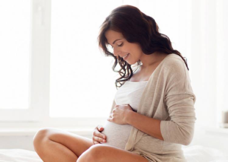 गर्भावस्था के दौरान महिलाओं को कैसे और कितना पोषण लेना चाहिए?