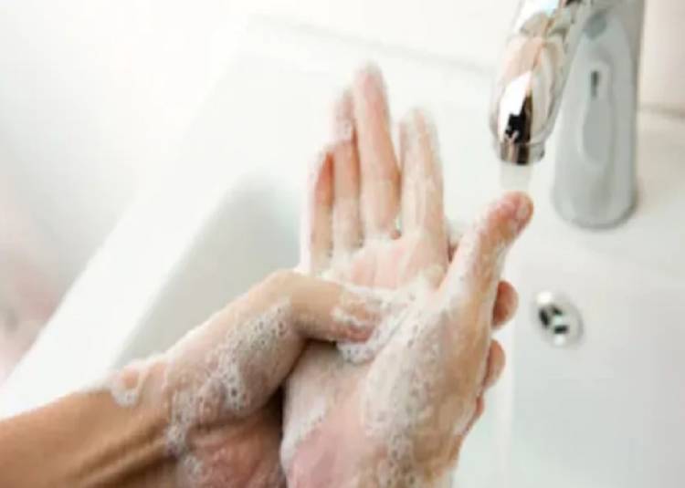 त्वचा की दरारों से भी शरीर में जा सकता है कोरोना वायरस, हाथ धोने के लिए इन 5 बातों का रखें ध्यान