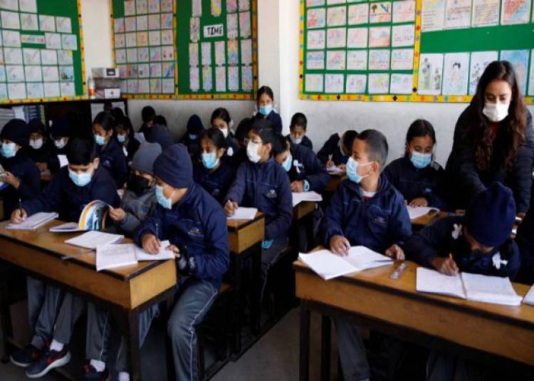 अमेरिका में 97000 स्कूली बच्चे कोरोना पॉजिटिव पाए गए, भारत में क्या होगी तैयारी?
