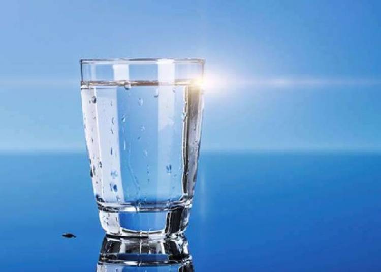 रिसर्च में बताया गया- कब और कितना पानी पीने से वजन कम होगा?