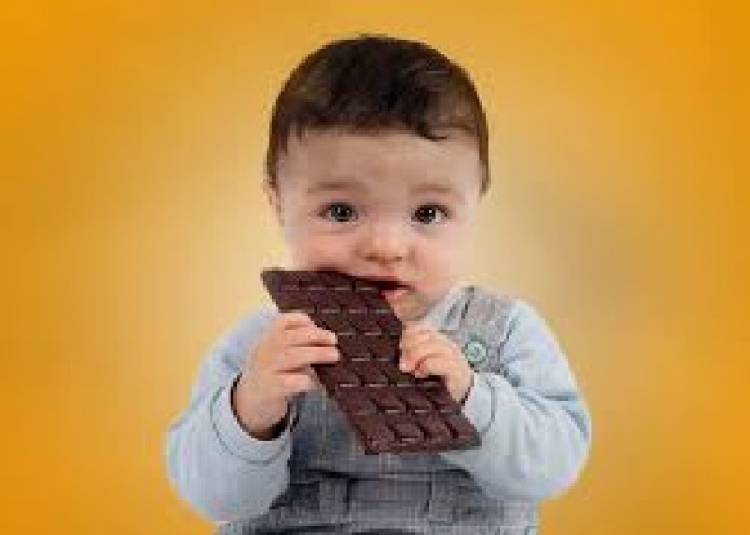 जानिए, चॉकलेट खाने से बच्चों की सेहत पर क्या फर्क पड़ता है और खाने की सही उम्र क्या है?
