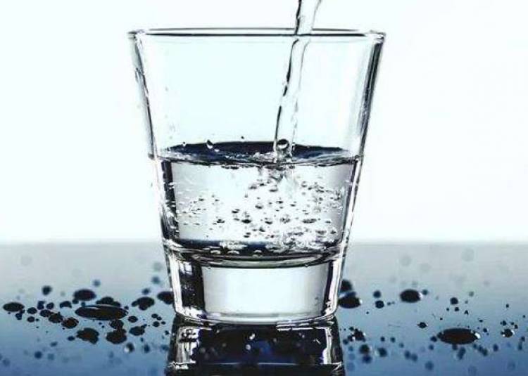 कोरोना से बचने के चक्कर में ज्यादा पानी न पीना, जानलेवा है, जानें कितना पानी पीना चाहिए?