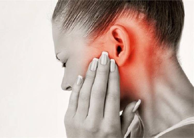 किसी भी वजह से शुरू हो जाए कान में दर्द, राहत के लिए अपनाएं ये घरेलू उपाय