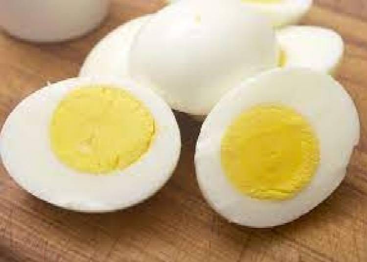 उबले अंडे खाने के बाद बिल्कुल भी न खाएं ये चीजें, सेहत को होंगे कई नुकसान